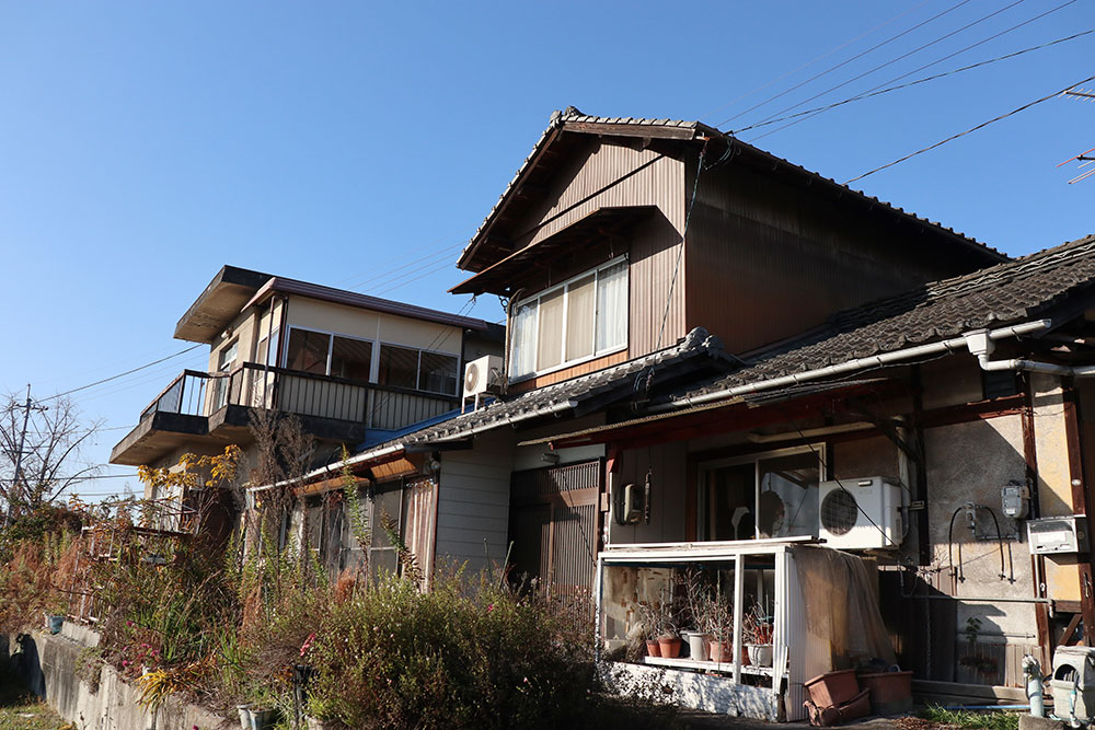 1.福井市にお住まいのH様が、「管理してない空き家となっていた相続した築古の実家を売却できた事例」